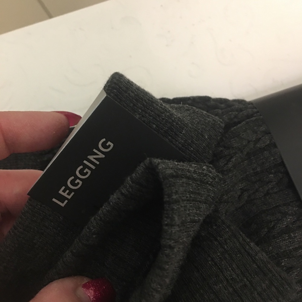 NWT Lane Bryant gray cable knit leggings Sizes 1X, 2X or 3X - Picture 3 of 7
